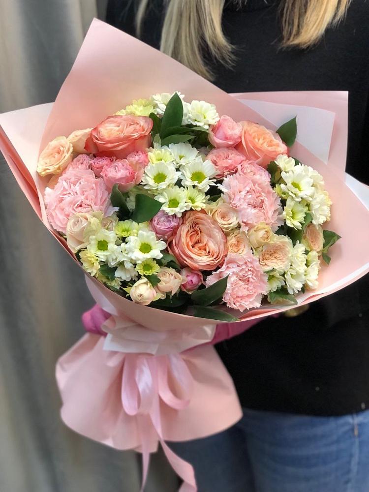 Букет нежные объятья в Александровке Подольского района Букет цветов из: Гвоздики, Розы и Хризантемы в Александровке Подольского района