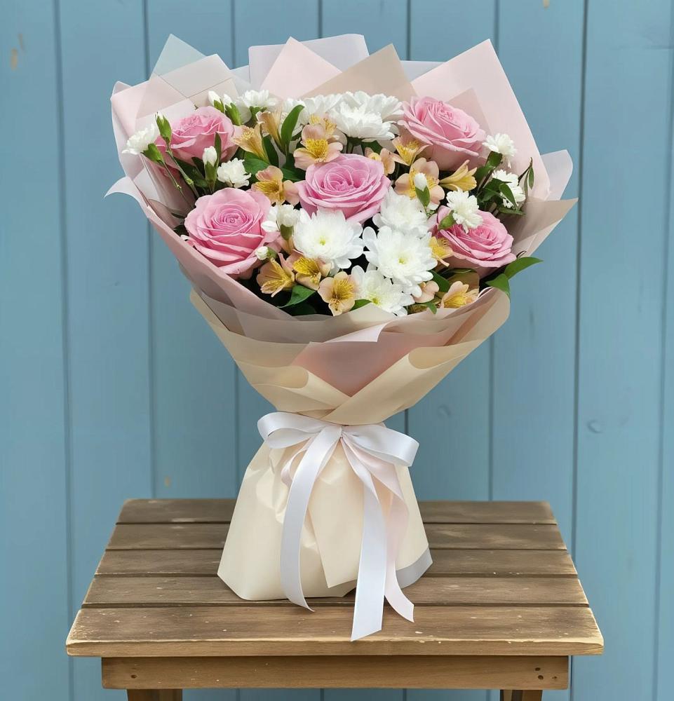 Букет цветов из: Гвоздики, Орхидеи и Розы в Александровке Подольского района