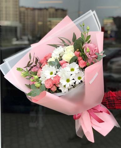 Букет цветов из: Розы, Лизиантусы и Хризантемы в Александровке Подольского района